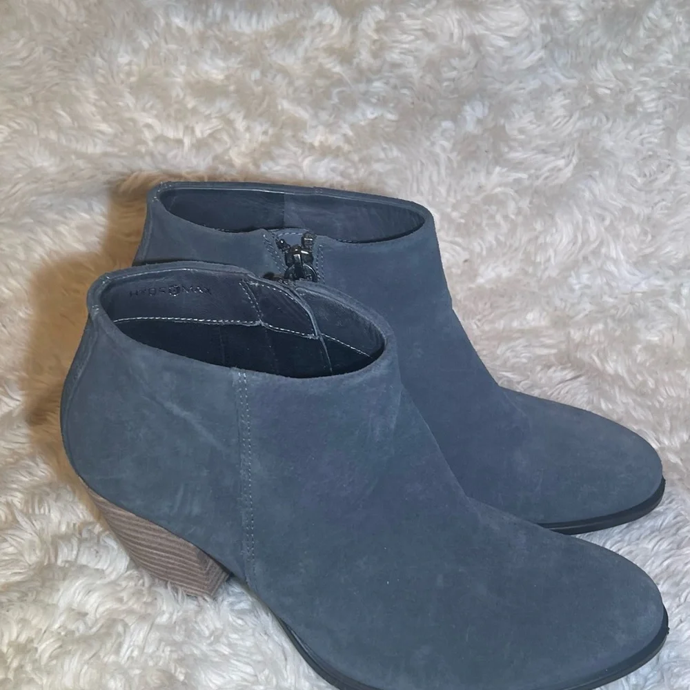 Ecco gray hydro max suede ankle boots size 6